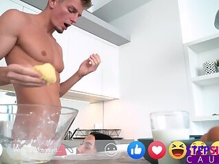 Busty Stepsis Simon Kitty Gives Stepbro Her Creamy Muffin While Live-Streaming