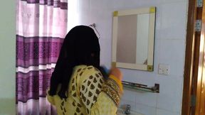 Pakistani Aunty Fucked by Neighbor Hot Guy When She Was Ready for Go to Meet with Her Ex Boyfriend