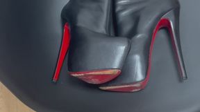 Leatherslave cums on the Louboutin Daf Booties