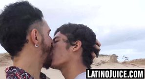 Young Latino beach hookup turns into bareback
