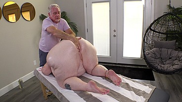 An Extra Special Massage for Extra Large BBW Julie Ginger JM1291