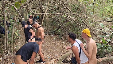 20 HOMENS SÃO FLAGRADOS FAZENDO SEXO EM PUBLICO NO MATO