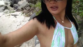 Walk on the Beach Encimtri a.wanker and Look at What Gave