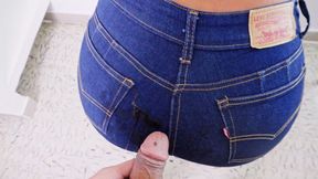LEVI'S COUPLE PEE
