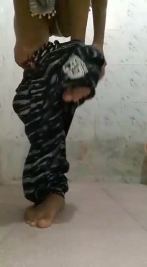 Desi hot girl taking bath and fingering herself