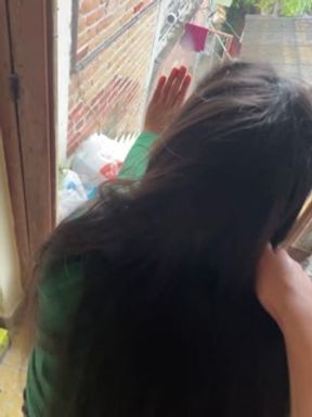 A mi cuñado le encanta cogerme en la ventana mientras su esposa no está en casa