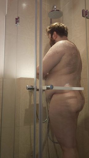 Chub Showering - Prague