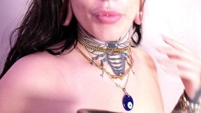 laetitia versace se dechaine ;charme,elegance et intensite sexuelle