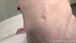 Sexy Johannes Lars in Handjob Action