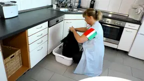 Big ass tattooed blonde gets fucked in her wet pussy on the couch