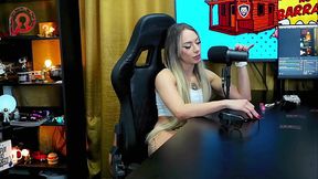 Ruan deixou a bunda da convidada vermelha com a palmatoria, rolou um sexo gostoso! - Podcast P&aacute_pum no Barraco!