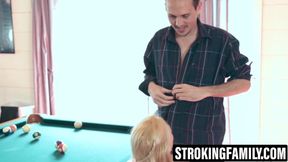Tattooed hunk's veiny cockhead stretches blonde teen's lips