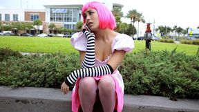 Cosplaying Chick Sucks Like a Pro