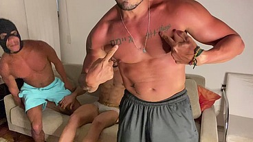 PEGAÇÃO COM MAIS DOIS PARRUDOS