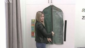 Zippers on a garment bag WMV FULL HD 1080p