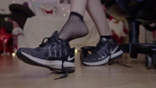 Dangling | Nike Sneakers