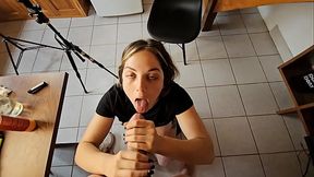 CUM IN MOUTH with my stepsister who came to visit me.