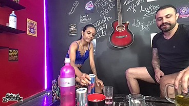 Boteco do Lukas Zaad - A ninfetinha Pansexual sentando gostoso na pica