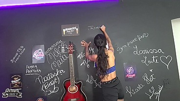 Boteco do Lukas Zaad - A ninfetinha Pansexual sentando gostoso na pica