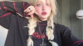 May i cum in my tights and then fill your mouth with real SQUIRT? Hot teen Goth girl videocall you