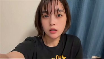 1ヶ月洗ってないまんこの臭いがついて臭そうなぴちぴちジーンズ履いた女子大生のオナニー