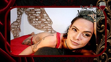 Veronna com lingerie vazada e dildo de tentáculo I