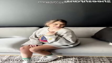 Riley Reid Sucking A Fat Cock And She Lend Her Pussy