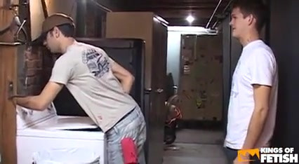 Dude gets ass smashed by a guy who comes to fix his washing machine