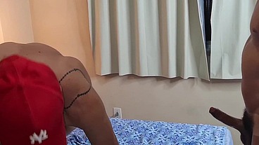Comi o cu gostoso do meu amigo Marcelo a bunda grande do novinho me deixou louco de tesão