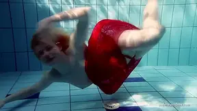 UnderwaterShow Video: Lucie
