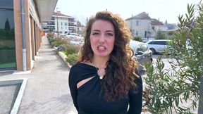 avec deux etalons, livia, 27ans, peut lacher prise !