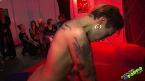 un show privado en el salon erotico de valencia
