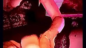 Brunette en chaleur s’empale sur un God Énorme / JOI Français 100% Amateur