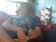 BULTOS ENORMES EN EL SOFÁ