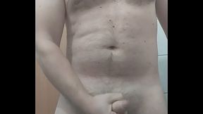 VID 228 Masturbare in toaleta (1 min)