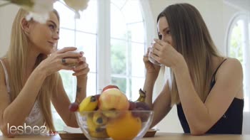 Nancy A's Petite Pleasure: Romantic Lesbian Romance