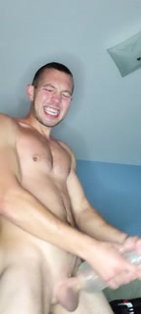 Straight Guy Gets A Little Workout Before 💥BIG💥 Cumshot!💦🍆
