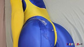 SpandexQueen sucks dick, comes twice and drains his balls on her blue spandex leggings