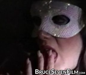Dyke submissive pussy licked and toyed by dominant babes