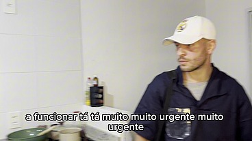 A CAMGIRL CACHORRA PEITUDA FICOU SEM INTERNET E CHAMOU O TECNICO DA NET ROLUDO PRA AJUDAR