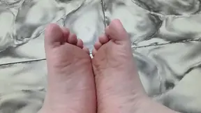 I have dirty feet, I want them to be all yours!!