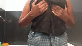 She She Plays Her Excited Pussy Well Her Well Excited with Boobs