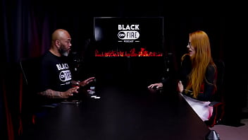 Ruiva safada sensualiza mostrando os peitos ap&oacute_s dizer que gosta de um sexo oral bem feito - Bella Ruiva (WATCH ON: SHEER/RED)