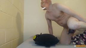 Wonderful-o Bizarre-o banging gash cushion