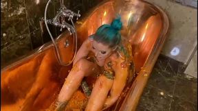 alexxa vice baked beans splosh