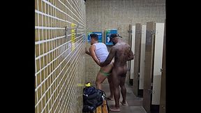 BANHEIRO DO TERMINAL DE ONIBUS VIROU UM SURUB&Atilde_O