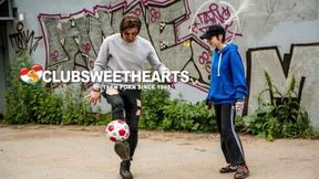 ”Bushy Chick Likes to Play Hard”