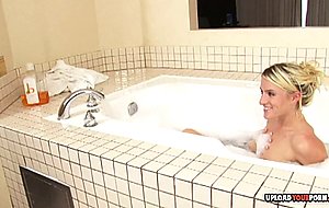 Two gorgeous amateur chicks fucking in the bathtub
