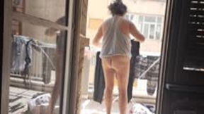 HANGING THE WASHING AND SHOWING ASS