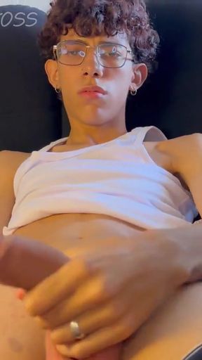 A relaxing video: Thiago shows us how to stroke our dicks properly   Clip 1